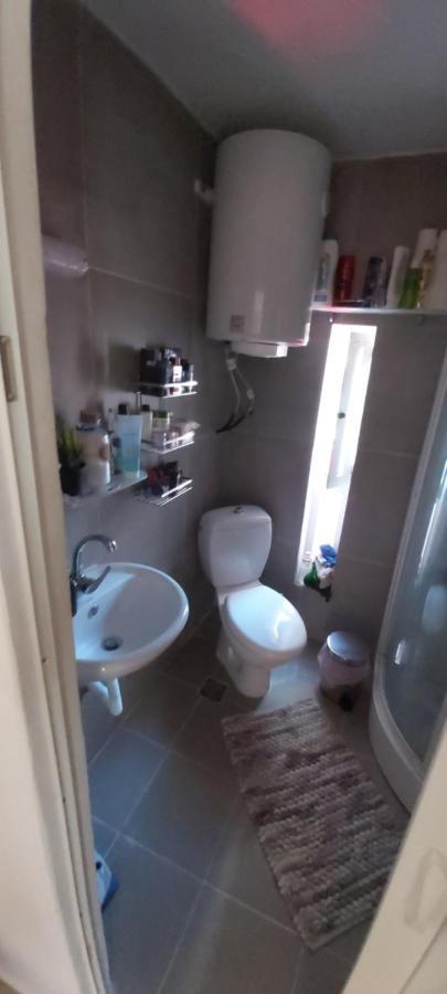 Azalea Garden Apartment With Mountain View 클레마스티 외부 사진