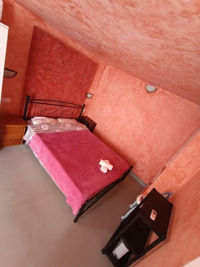 Azalea Garden Apartment With Mountain View 클레마스티 외부 사진