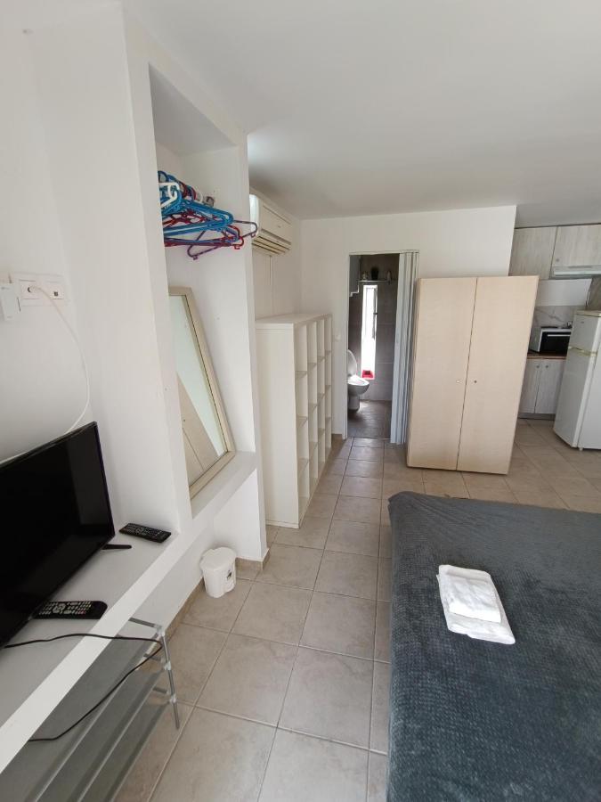 Azalea Garden Apartment With Mountain View 클레마스티 외부 사진
