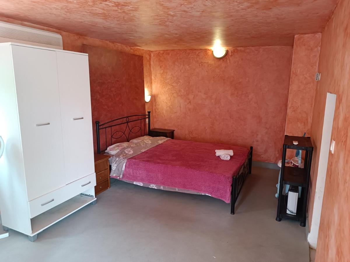Azalea Garden Apartment With Mountain View 클레마스티 외부 사진