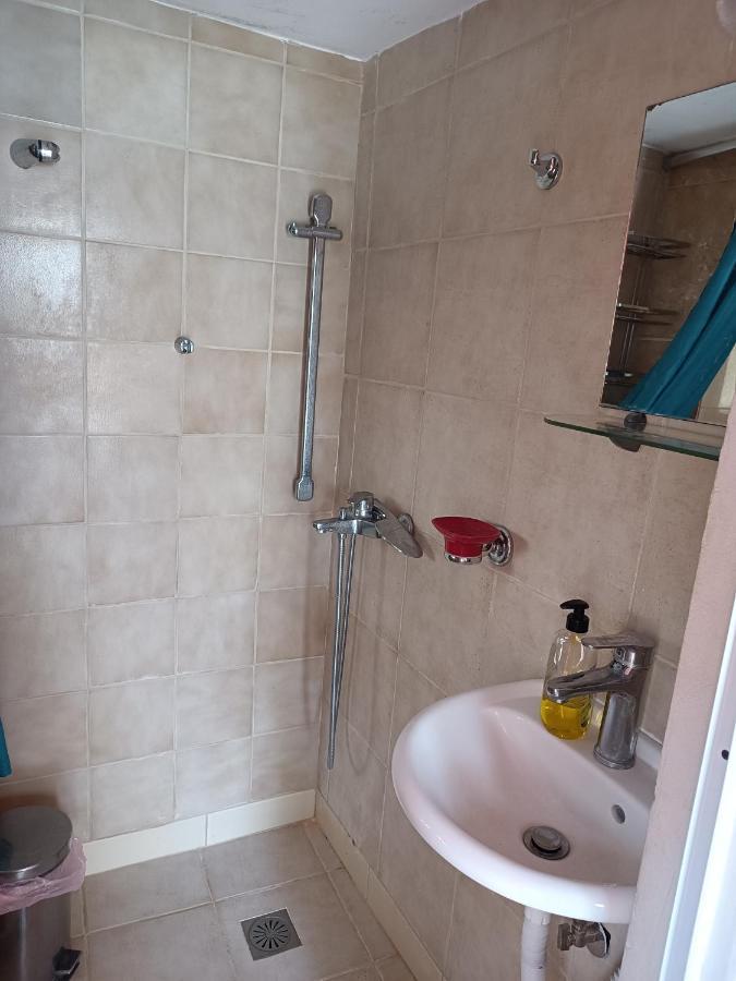 Azalea Garden Apartment With Mountain View 클레마스티 외부 사진